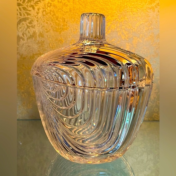 Cut crystal lidded bowl!